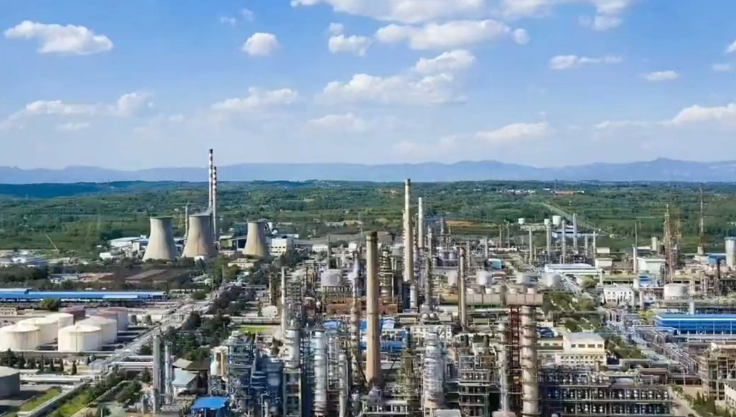 Aerial view of an oil refinery and petrochemical complex